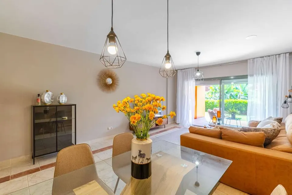 Apartament w zielonej urbanizacji w Esteponie — zdjęcie 5 z 16