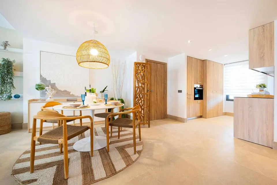 Penthouse z basenem w Casares — zdjęcie