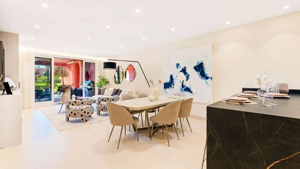 Apartament przy plaży w Esteponie — zdjęcie