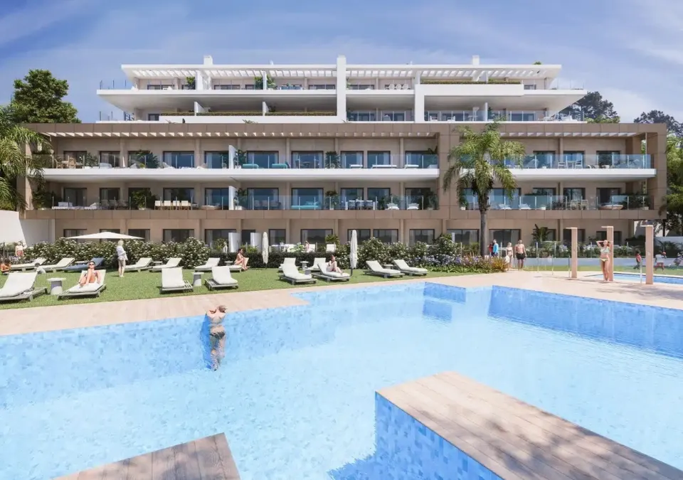 Apartamenty z basenem w Esteponie — zdjęcie