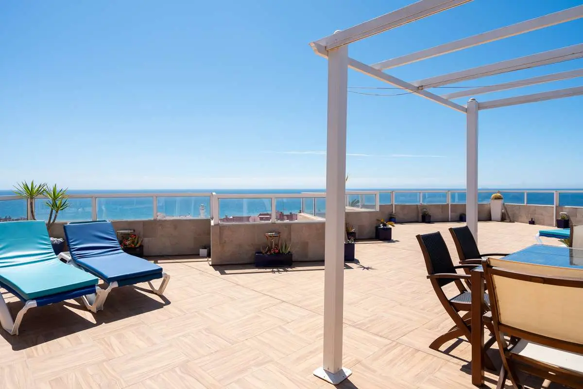 Penthouse z widokiem na morze w Torrox