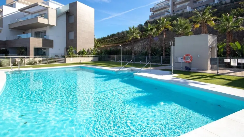 Apartament z tarasem w Mijas — zdjęcie