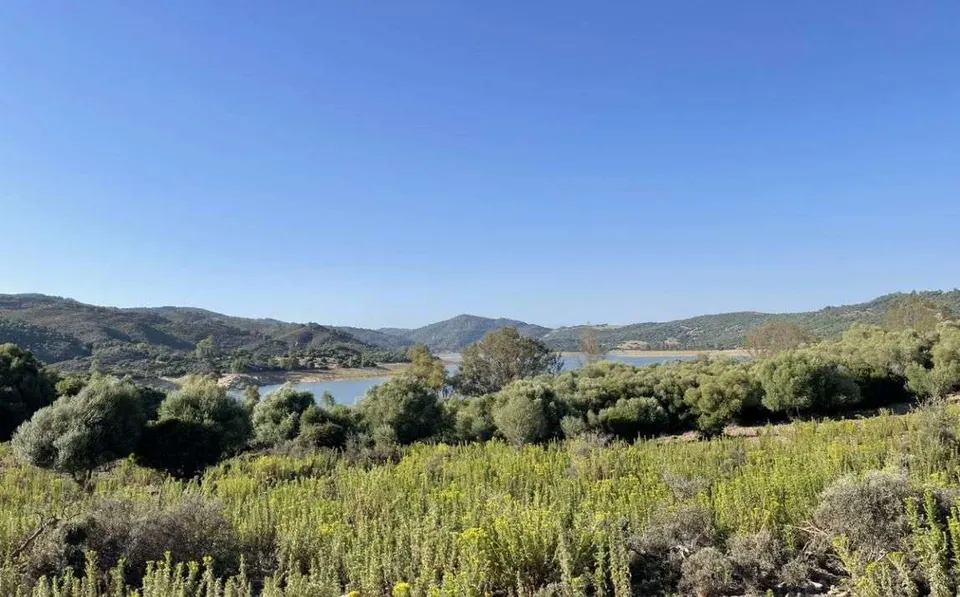 Nieruchomość z dostępem do jeziora w Castellar de la Frontera — zdjęcie