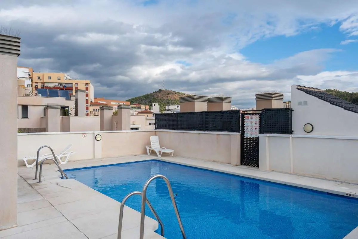 Apartament z basenem w Maladze