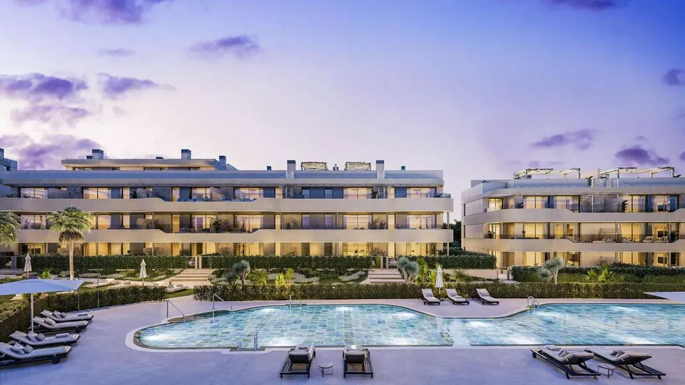 Apartament z prywatnym basenem w Esteponie — zdjęcie