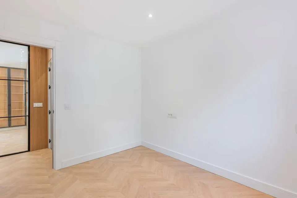Apartament z nowoczesnym designem w Maladze — zdjęcie