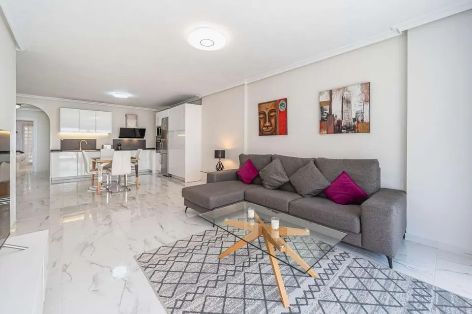 Apartament z tarasem w Marbelli — zdjęcie