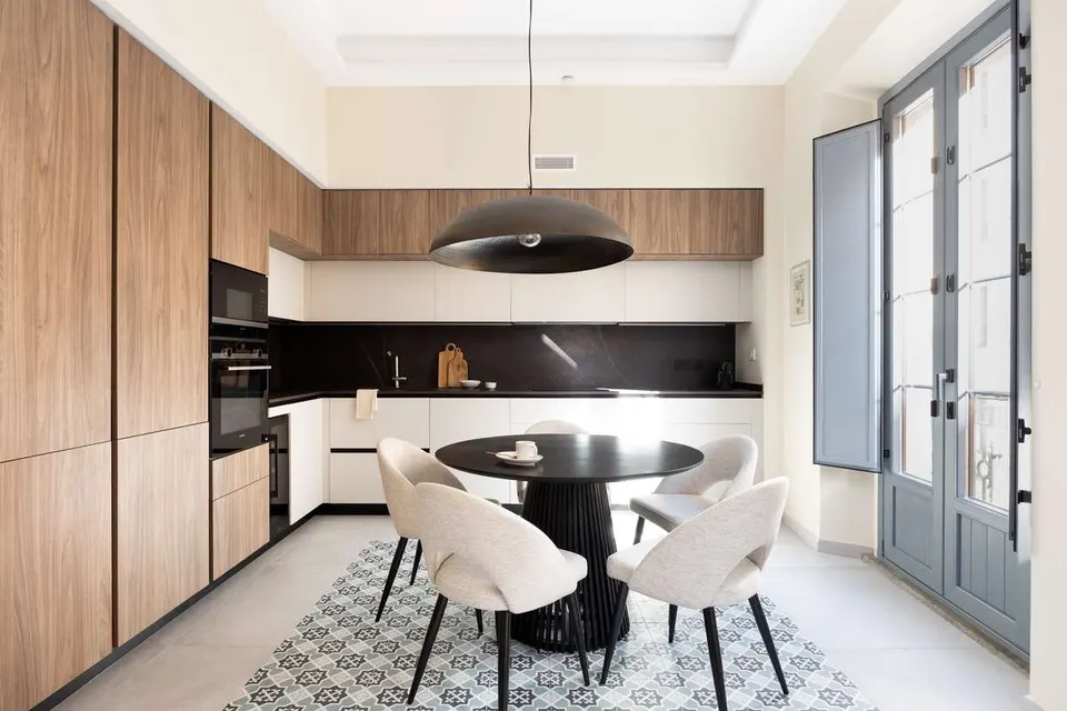 Apartament z odrestaurowanym charakterem w Maladze — zdjęcie 10 z 16