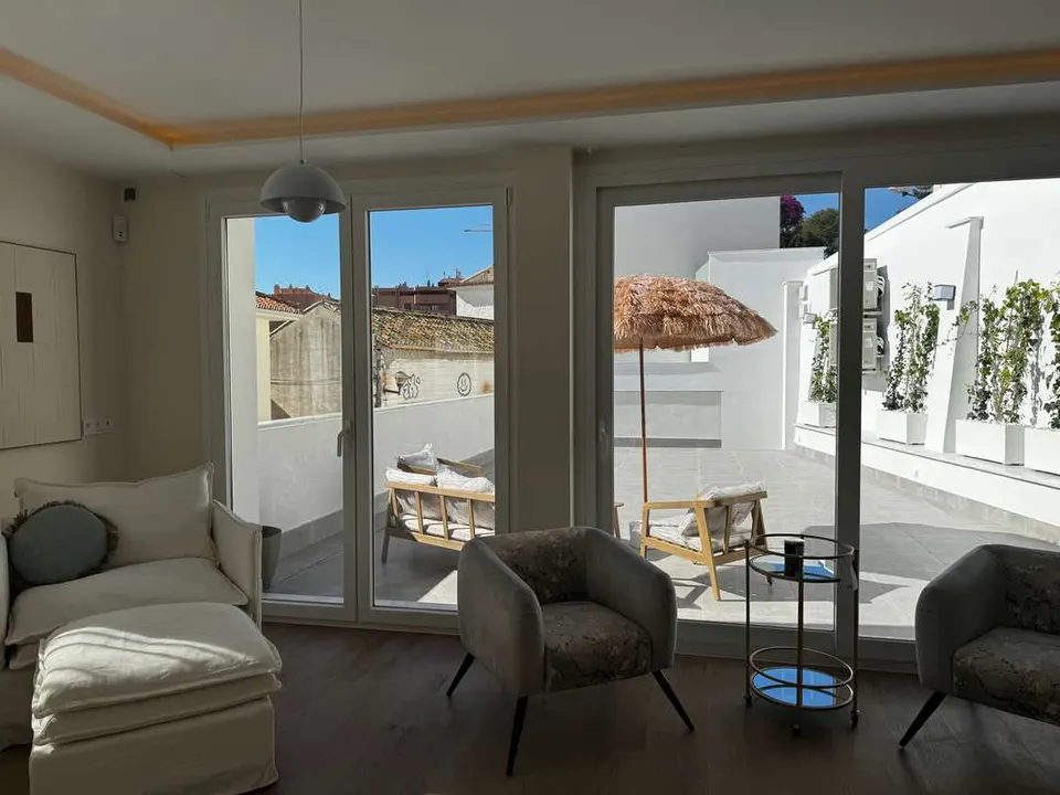 Apartament z tarasem w Maladze — zdjęcie