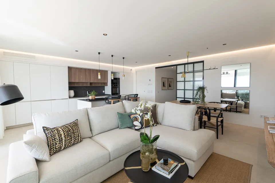 Apartamenty z tarasem w Esteponie — zdjęcie