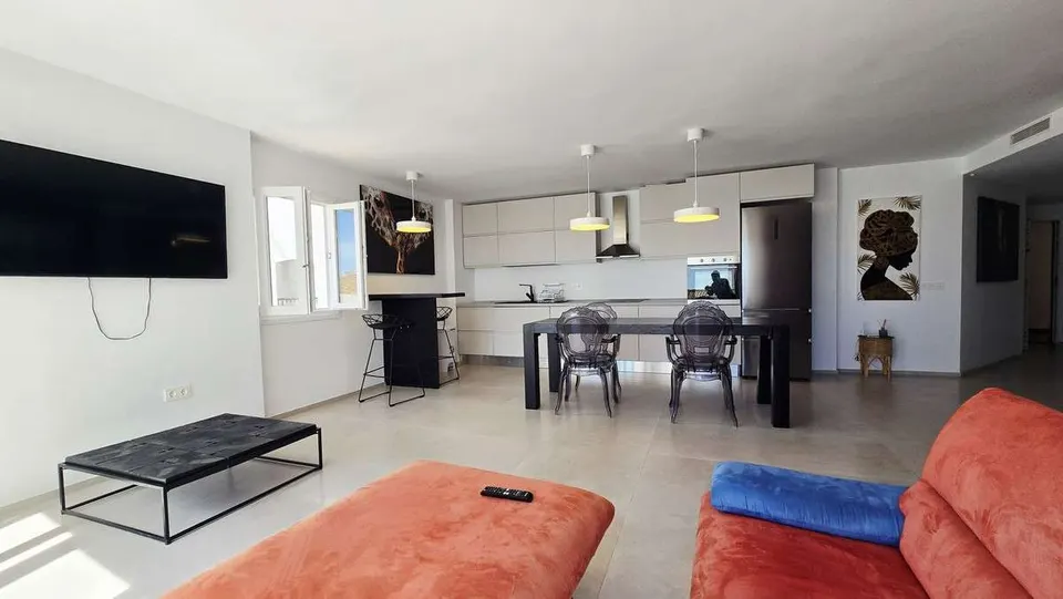 Apartament z widokiem na port w Marbelli — zdjęcie