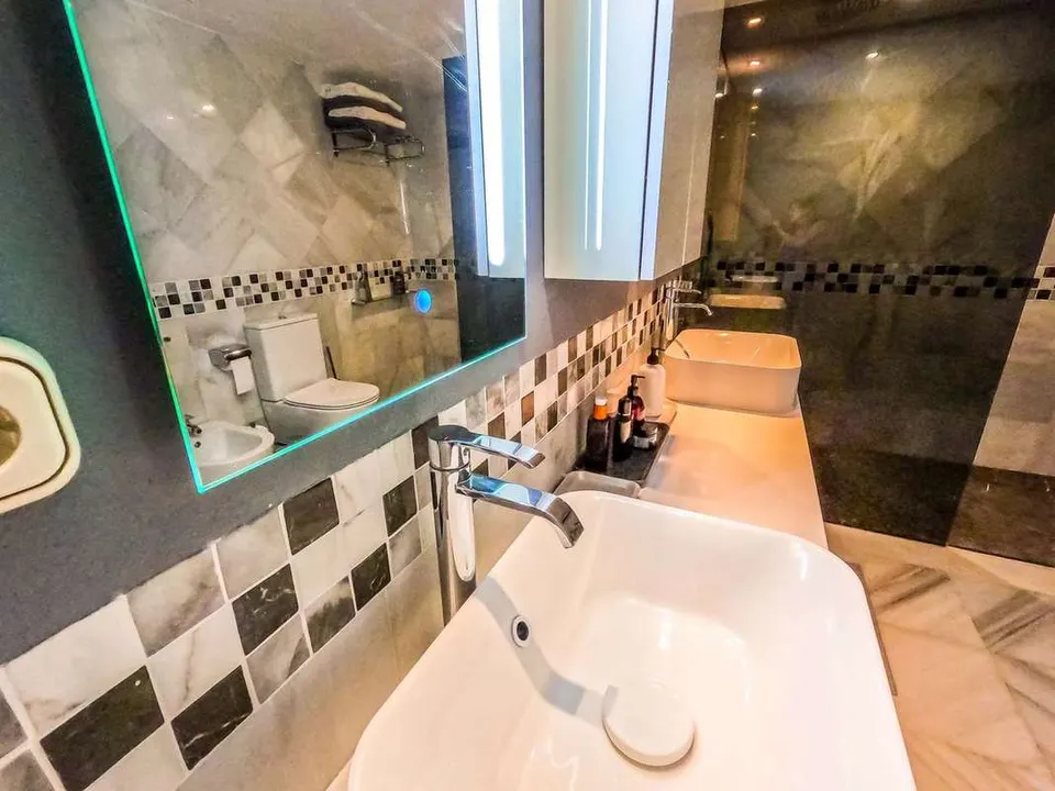 Penthouse z widokiem na morze w Benahavís — zdjęcie