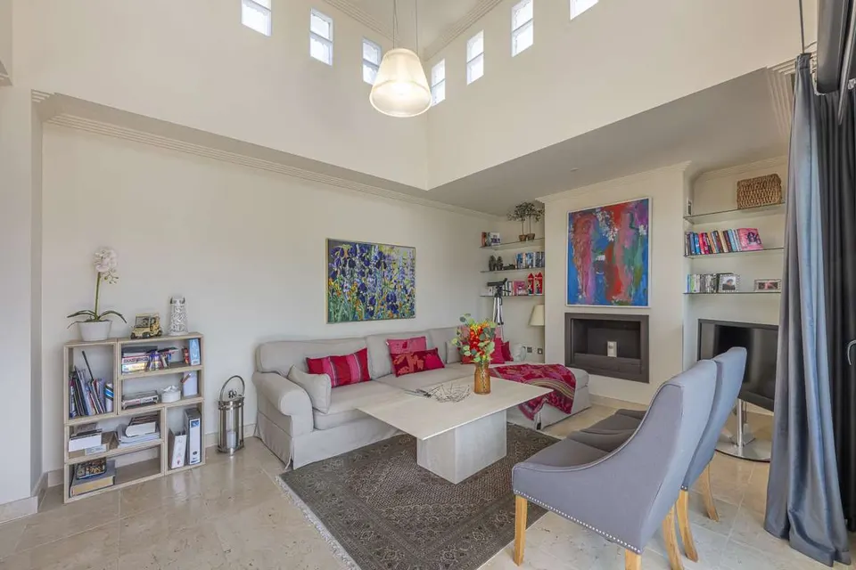 Penthouse z widokiem na morze w Benahavís — zdjęcie