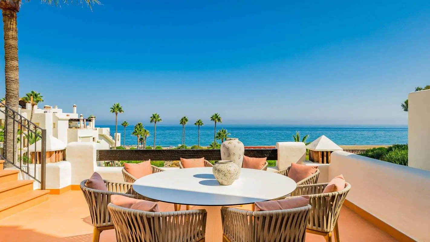 Penthouse przy plaży w Esteponie