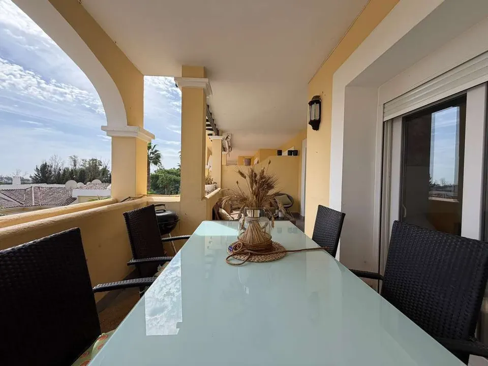 Apartament z widokiem na jezioro w Benahavís — zdjęcie 12 z 16