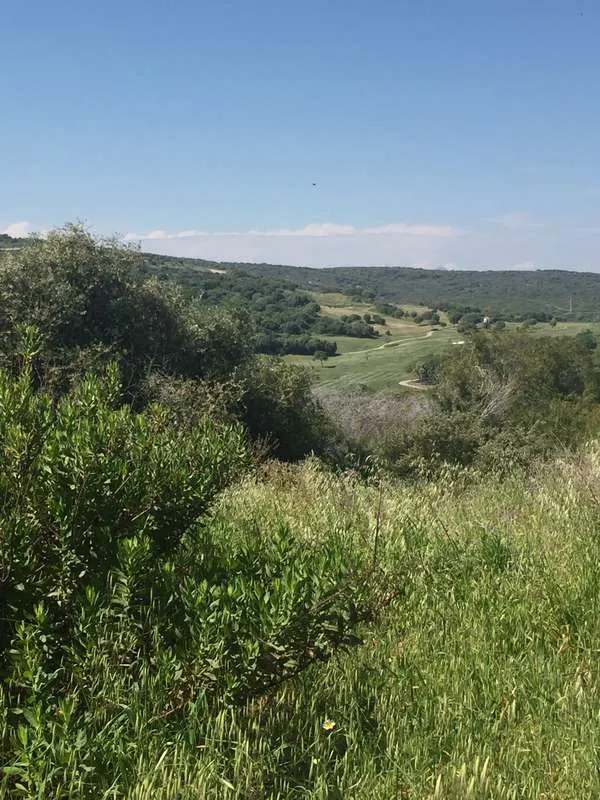 Nieruchomość z widokiem na pole golfowe w Sotogrande — zdjęcie