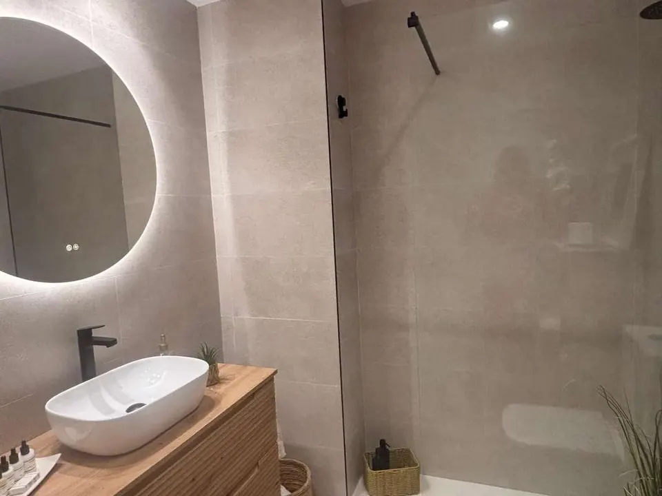 Apartament z łazienkami w Maladze — zdjęcie