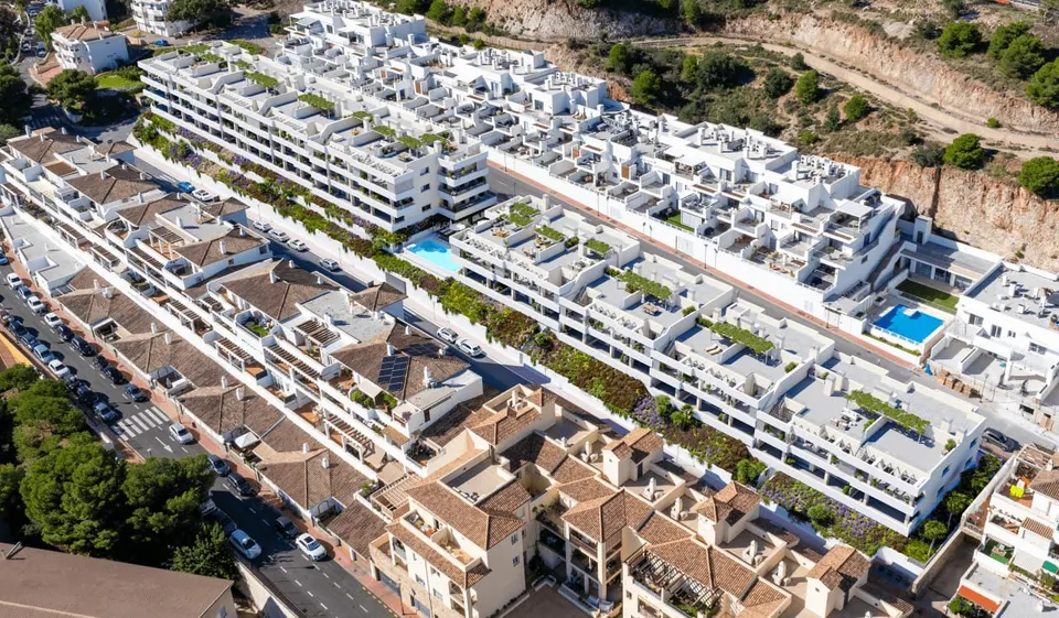 Apartamenty z widokiem na morze w Benalmádena — zdjęcie