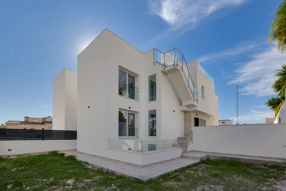 Nowe wille w Torrevieja — zdjęcie 3 z 16