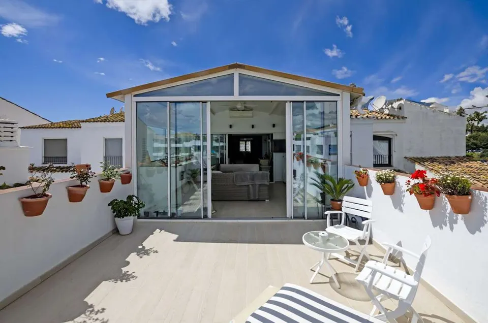 Penthouse z tarasem w Marbelli — zdjęcie