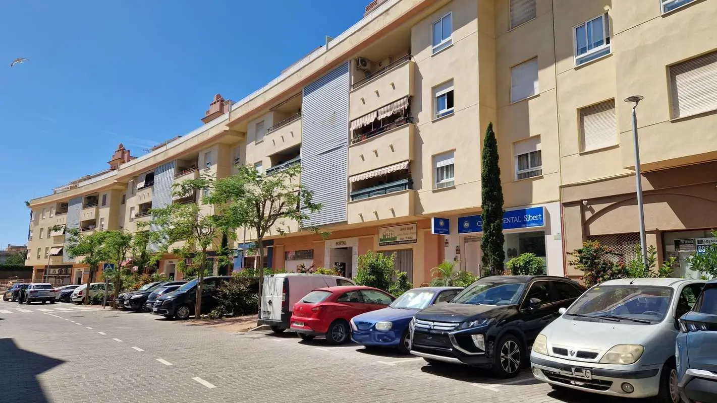Apartament z garażem w Esteponie