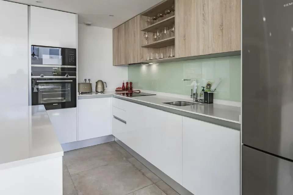 Apartament z ogrodem w Esteponie — zdjęcie