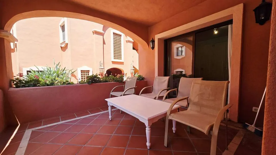 Apartament z tarasem w Marbelli — zdjęcie