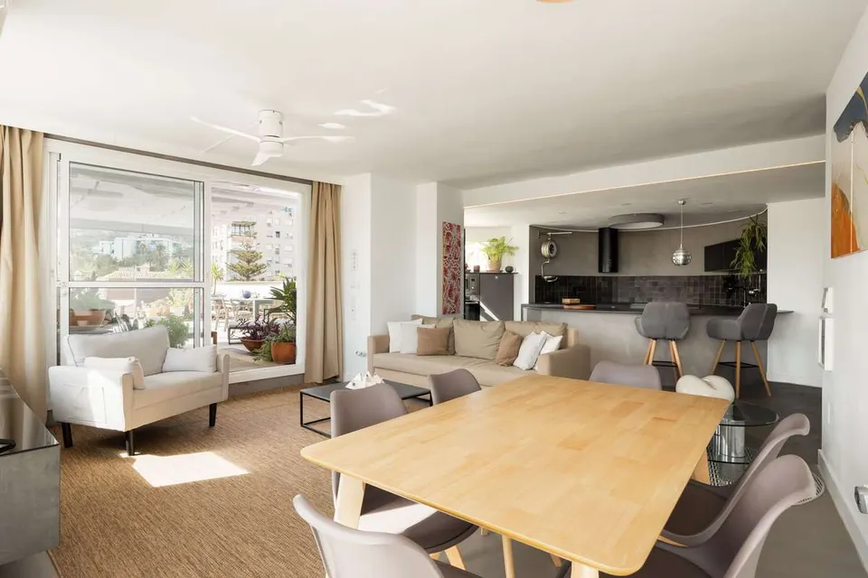 Apartament z tarasem w Benalmádenie — zdjęcie 8 z 16