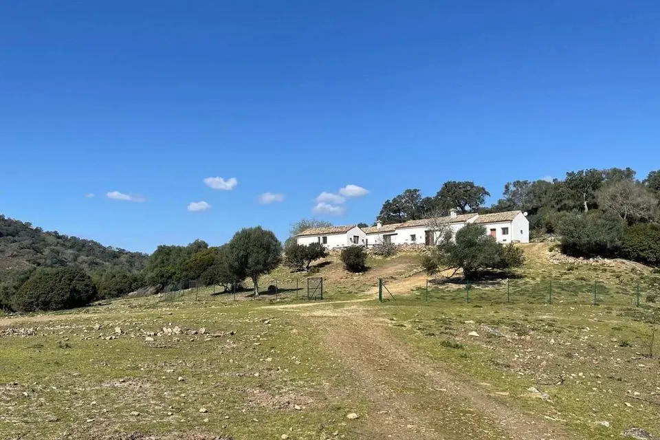 Nieruchomość z dostępem do jeziora w Castellar de la Frontera — zdjęcie