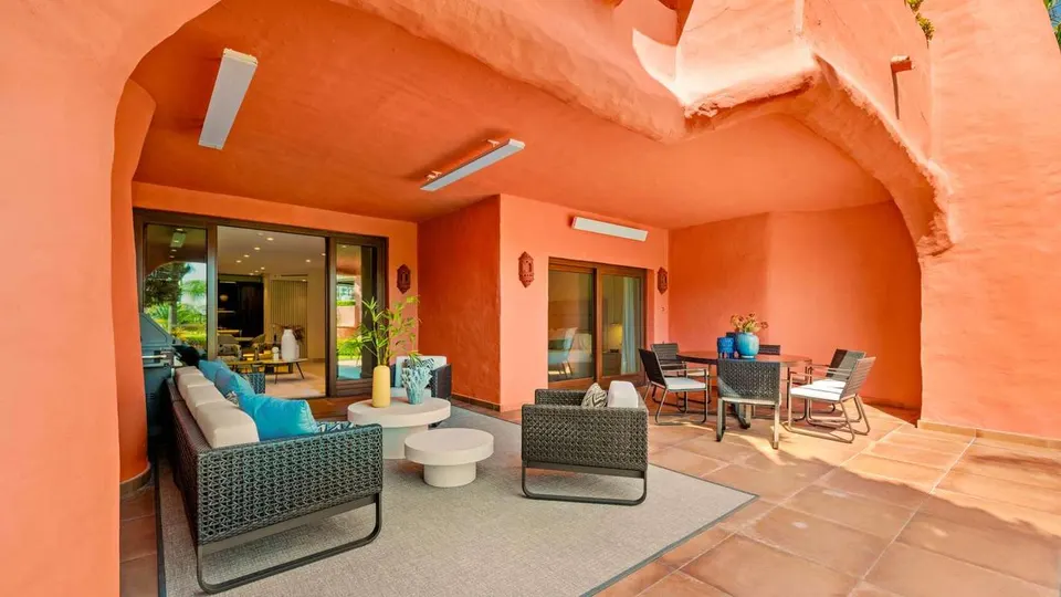 Apartament przy plaży w Esteponie — zdjęcie