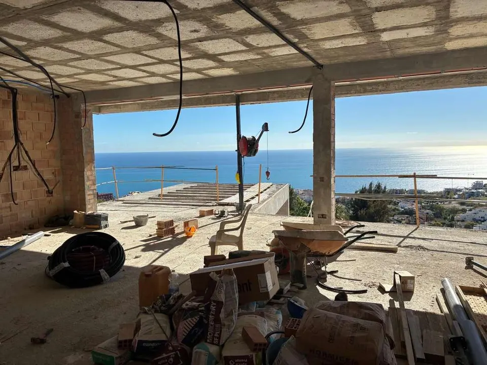 Willa z prywatnymi tarasami w Benalmádena — zdjęcie