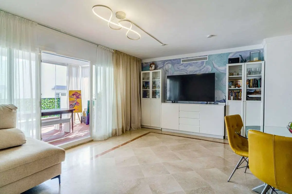 Apartament z basenami w Benahavís