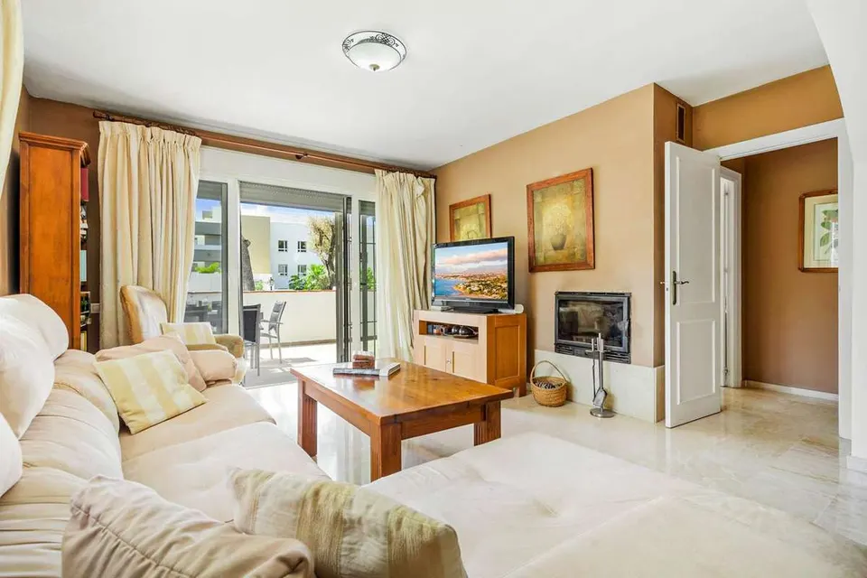 Apartament z tarasem w Marbelli — zdjęcie