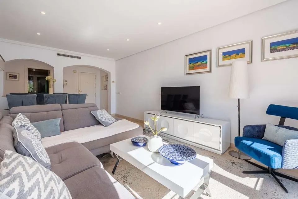 Penthouse z widokiem na naturę w Benahavís — zdjęcie