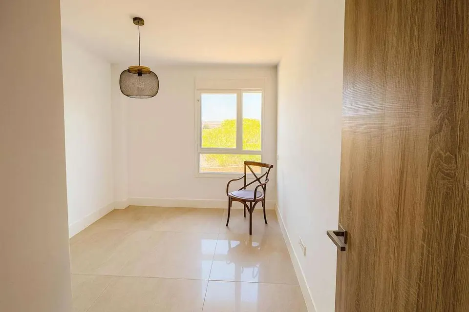 Apartament z widokiem na morze w Sotogrande — zdjęcie