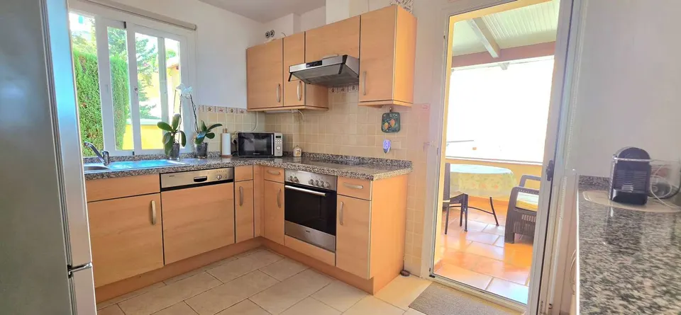 Apartament z tarasem w Benahavis — zdjęcie 4 z 16