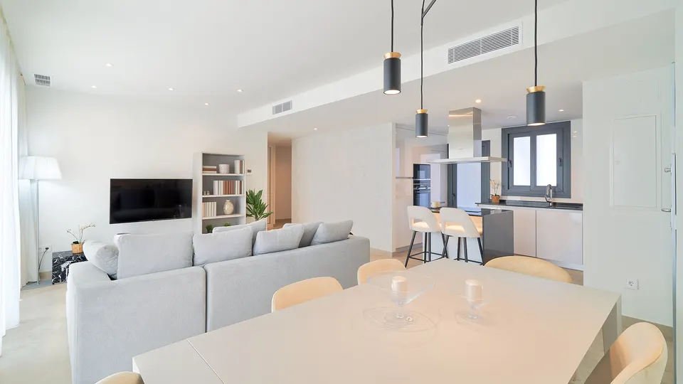 Apartamenty z prywatnym basenem w Esteponie — zdjęcie