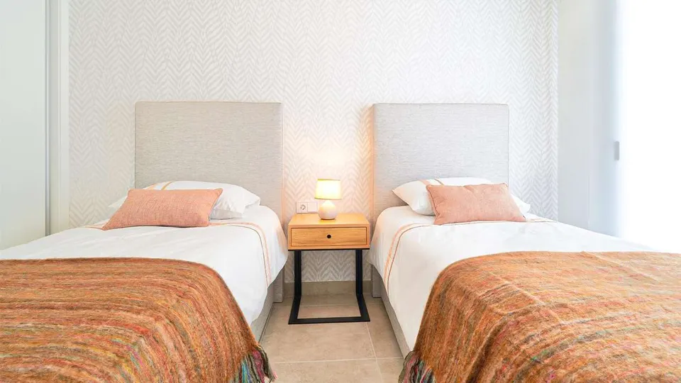 Apartament z tarasem w Esteponie — zdjęcie