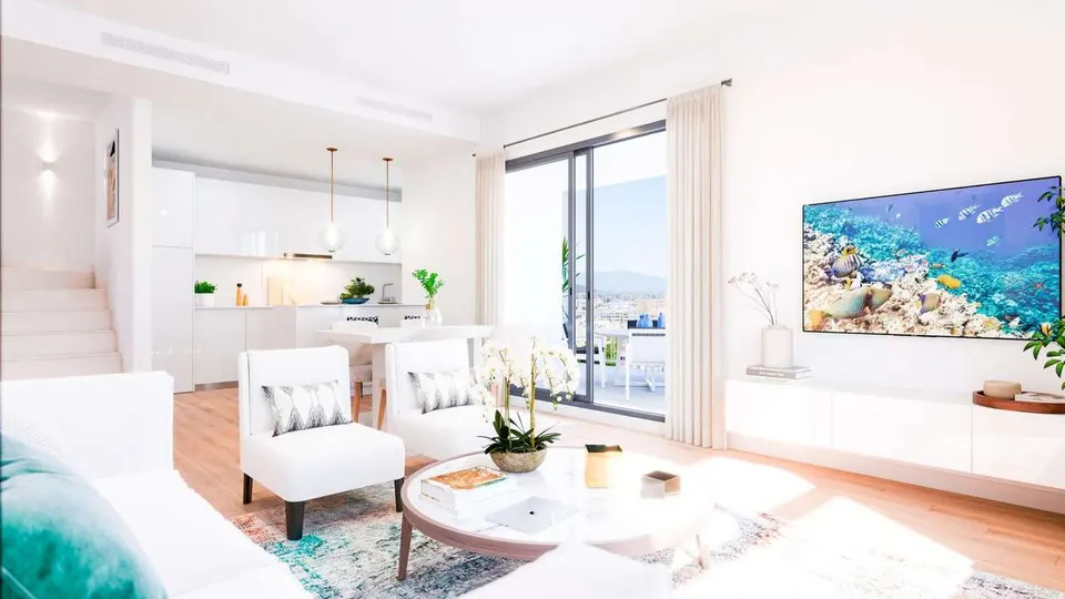 Penthouse z basenem w Esteponie — zdjęcie