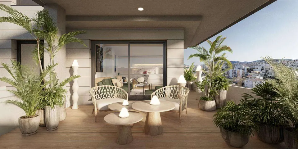 Penthouse z prywatnym tarasem w Esteponie — zdjęcie