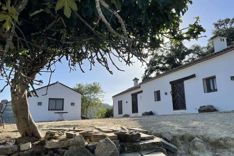 Nieruchomość z dostępem do jeziora w Castellar de la Frontera — zdjęcie