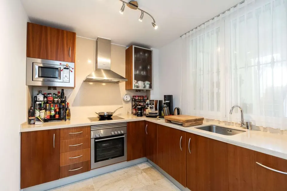 Apartament z widokiem na morze w Benahavís — zdjęcie