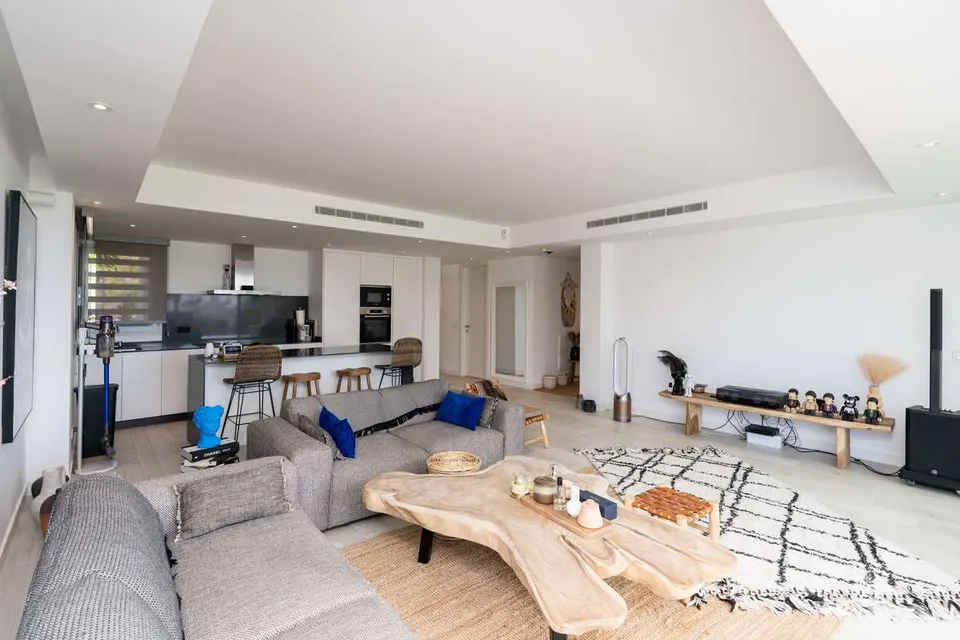 Apartament z ogrodem w Casares — zdjęcie