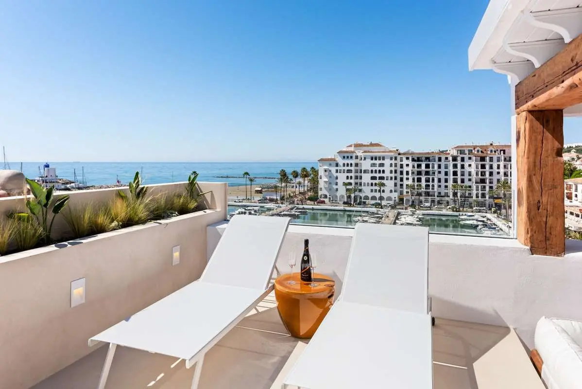 Penthouse z widokiem na morze w Manilvie