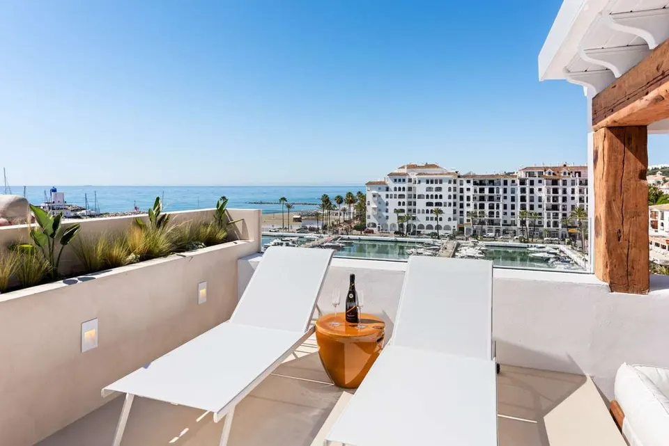 Penthouse z widokiem na morze w Manilvie — zdjęcie
