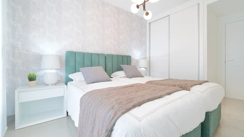 Apartamenty z prywatnym basenem w Esteponie — zdjęcie