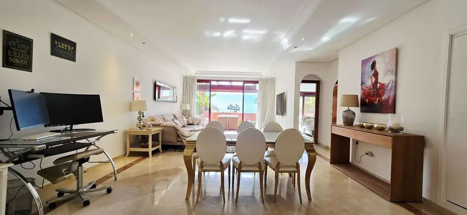 Apartament przy plaży w Esteponie — zdjęcie