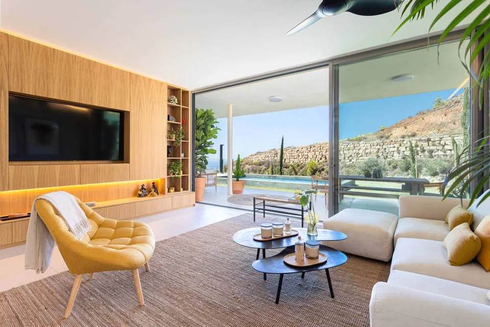 Apartamenty z widokiem na góry w Benalmádena Pueblo — zdjęcie