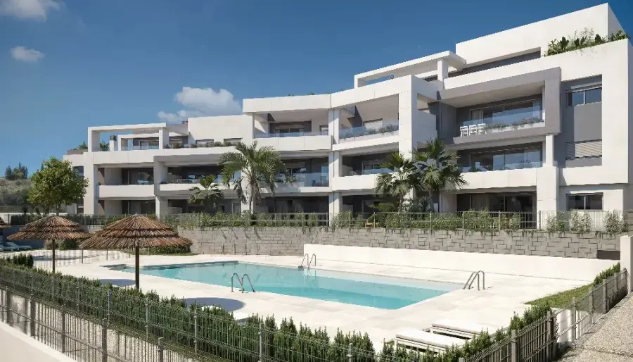 Apartamenty z basenami w Esteponie — zdjęcie