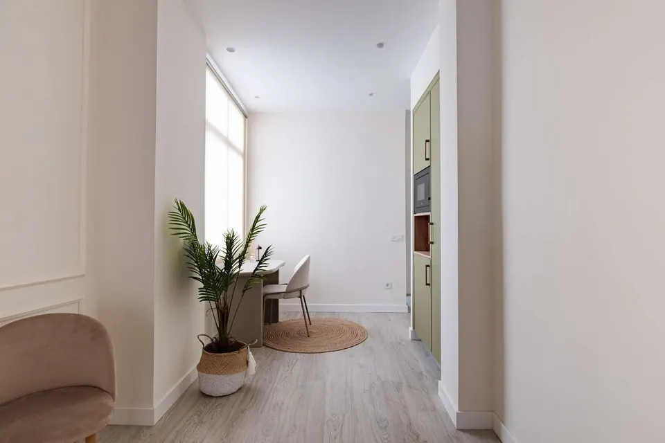 Apartament z balkonami w Maladze — zdjęcie